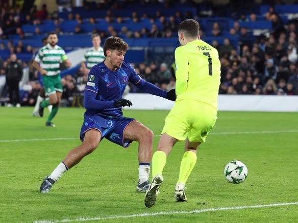 Sao 18 tuổi bùng nổ, Chelsea nối dài mạch toàn thắng Conference League