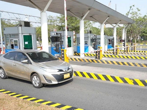 Sân bay Nội Bài chính thức áp dụng thu phí không dừng