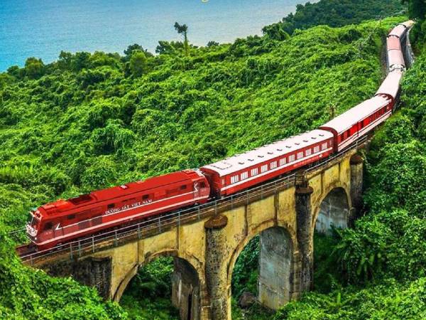 Việt Nam vừa ra mắt chuyến tàu siêu sang: Giá vé gần 200 triệu, giường nằm cao cấp, đầu bếp 5 sao phục vụ