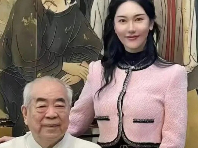Cụ ông 86 tuổi kết hôn lần 4 với vợ 36 tuổi, dân mạng mỉa mai