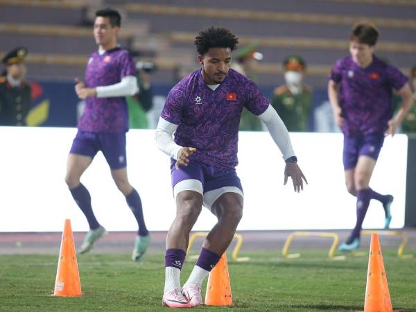 Đội hình Việt Nam vs Myanmar: Nguyễn Xuân Son đá chính, HLV Kim Sang-sik dùng chiến thuật 'oanh tạc'?