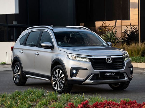 Không có 1 tỷ mua Innova, chọn xe 7 chỗ nào: Có mẫu chỉ 'ăn' hơn 5L/100km, một mẫu giá ngang i10