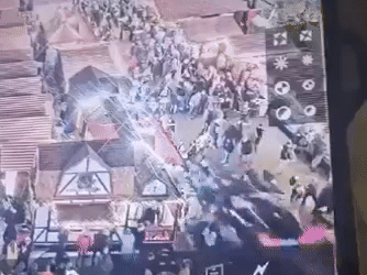 Video: Khoảnh khắc kinh hoàng 'ô tô điên' lao như bay vào hội chợ Giáng sinh, 70 người thương vong trong phút chốc