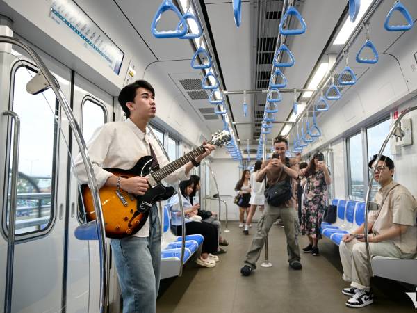 Metro số 1 Bến Thành - Suối Tiên 1 ngày trước thời điểm khai thác thương mại