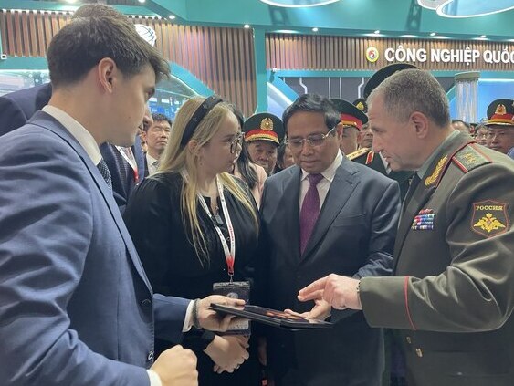 Vũ khí mệnh danh 'Quyền trượng của Putin' tới Hà Nội: Nga 3 lần ngỏ ý, hé lộ cơ hội vàng tại Việt Nam