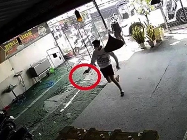 CLIP: Điều tra vụ nổ súng táo tợn tại quán bida ở Vĩnh Long