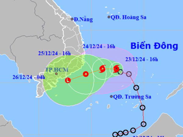 Bão số 10 chuyển hướng, Nam Trung bộ mưa lớn