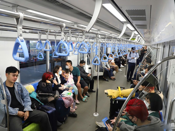 Metro số 1 đón lượng khách gấp 5,5 lần dự kiến, lên phương án cho Noel và Tết