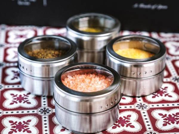 Một người bất cẩn, cả nhà ung thư nếu không bỏ 5 thói quen dùng lọ đựng gia vị kiểu 'tự đầu độc' này