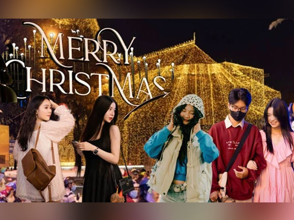 Giới trẻ đi chơi Noel: Nhà thờ Đức Bà sáng nhất đêm nay, Hàm Cá Mập vắng vẻ lạ thường