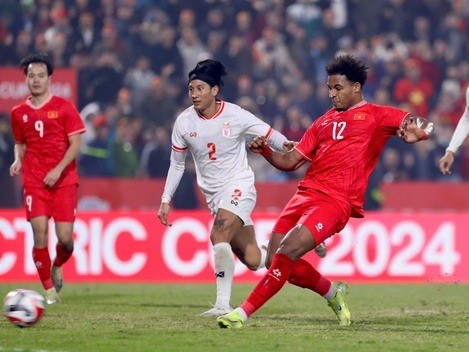 Đội hình Việt Nam vs Singapore: HLV Kim Sang-sik đặt 'song kiếm' bên cạnh Nguyễn Xuân Son?