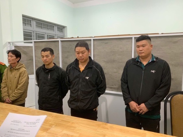 Hãi hùng phát hiện 6 cơ sở dùng hoạt chất độc hại làm ra hàng chục ngàn tấn giá đỗ