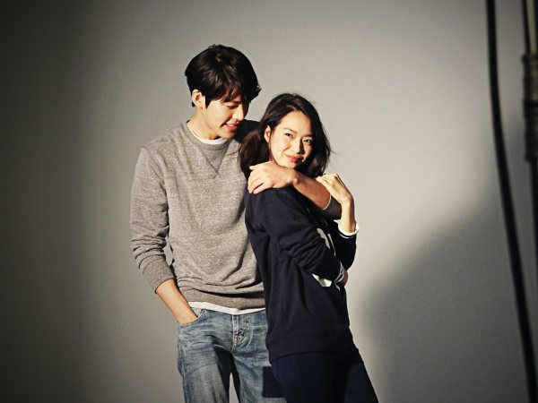 Netizen phát sốt trước tin Shin Min Ah - Kim Woo Bin làm hôn lễ thế kỷ ở nước ngoài, dàn siêu sao hội tụ