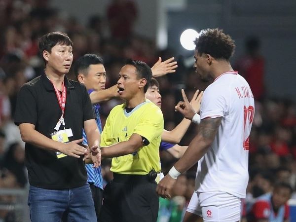 Cựu Trưởng ban Trọng tài VFF: 'Tôi đã rất hồi hộp, may là trọng tài không thổi phạt đền Hồ Tấn Tài!'