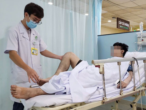Vụ cháy nhà trọ 2 người chết ở TPHCM: Nhúng áo vào bồn cầu để che mặt thoát thân