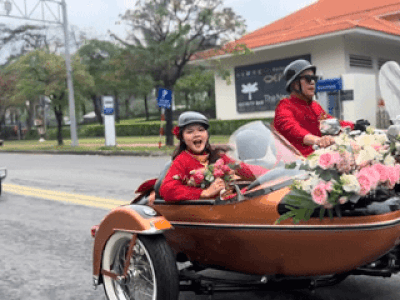 Cưới vợ kém 20 tuổi, ‘ông chú’ ở Đà Nẵng có màn rước dâu hoành tráng