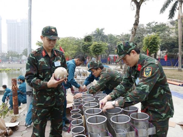 Cận cảnh 5 trận địa bắn pháo hoa ở Hà Nội trước thời khắc đón năm mới 2025