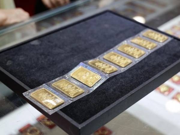 Giá vàng giảm, Ngân hàng Nhà nước ‘bơm’ 86.000 tỷ ‘hạ nhiệt’ USD