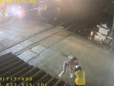 Nữ nhân viên gác tàu bị đánh gãy mũi: Kẻ ra tay liên tục nhắn tin xin lỗi, mong thông cảm?