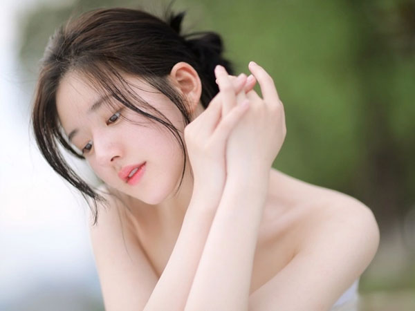 Sốc: Triệu Lộ Tư bị sếp đánh đập, mắng chửi suốt 2 tiếng trong nhà vệ sinh
