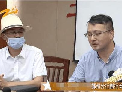 Khách mang hơn 14 tỷ đồng tiền đền bù đất đi gửi tiết kiệm, sau 1 năm số dư chỉ còn 628 triệu đồng, ngân hàng tuyên bố: 'Chúng tôi không có nghĩa vụ phải thông báo cho anh'