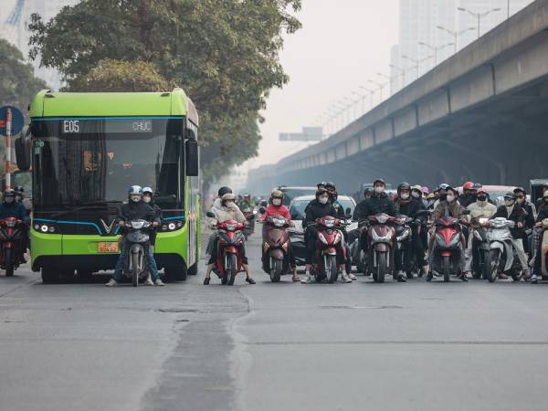 Cục CSGT chỉ ra nguyên nhân đèn tín hiệu 'đang xanh bất ngờ đỏ'