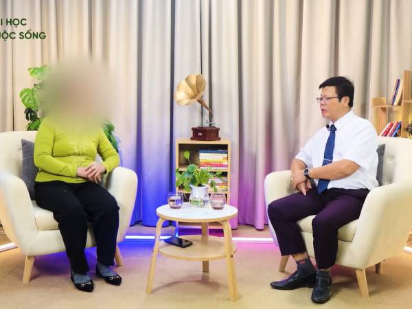 Mẹ vợ tái xanh mặt mày vì thấy 1 cảnh của con rể, đem kể cho con gái thì nhận cái kết sốc