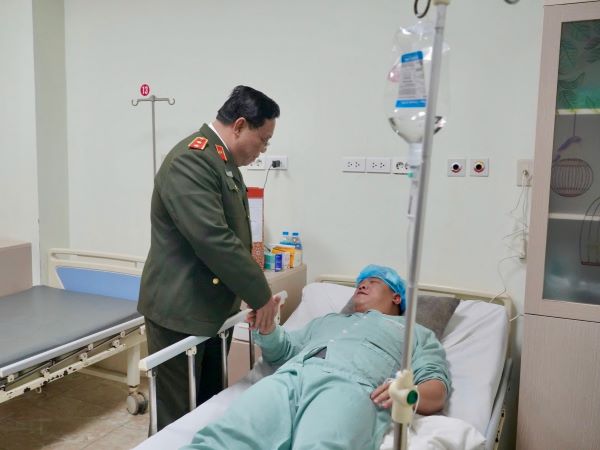 Chặn nhóm thanh niên vi phạm luật, thiếu tá tổ công tác 141 bị tông nhập viện