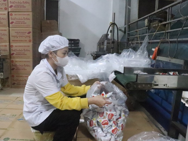 Hà Nội tạm dừng hoạt động sản xuất bánh Jambon Thanh Hương