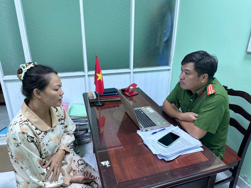 Khởi tố người phụ nữ đánh gãy xương mũi nhân viên gác chắn tàu