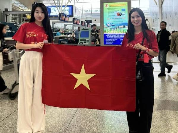 Em gái Văn Toàn khoe nhan sắc nổi bật khi sang Thái Lan cổ vũ ĐT Việt Nam