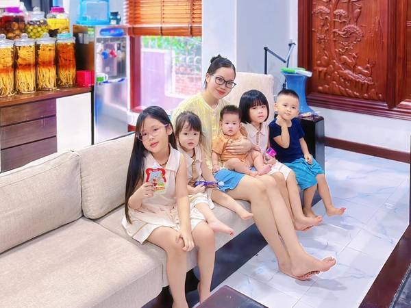 Bà mẹ ở Hà Nội sinh 5 con trong 7 năm, đang mang thai lần 6: Lần nào đẻ xong cũng nói... 'không đẻ nữa'