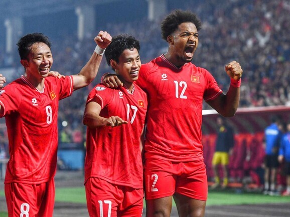 Nguyễn Xuân Son chính thức đi vào lịch sử AFF Cup
