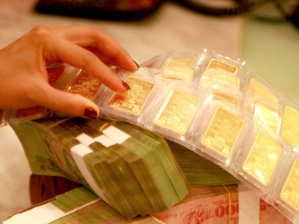 Giá vàng tăng 2 tuần liên tiếp, vì sao người mua bị lỗ?