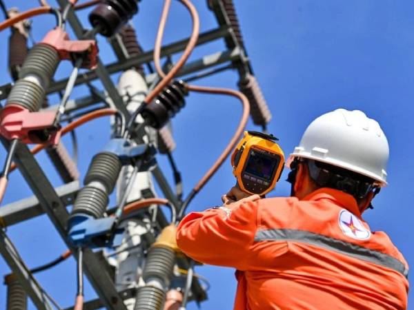 Nhờ đâu EVN bất ngờ thoát lỗ năm 2024?