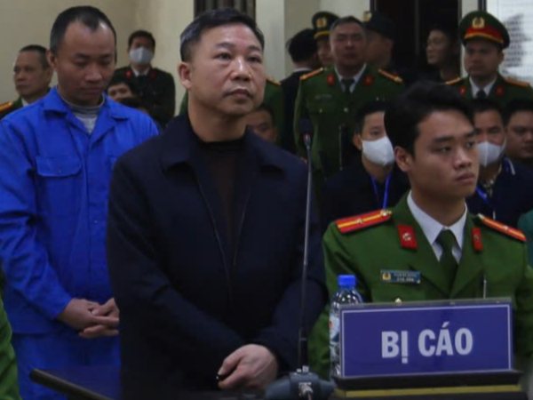 Ông Lưu Bình Nhưỡng nói, việc nhận 300.000 USD từ doanh nghiệp là ‘sai lầm lớn’ trong đời