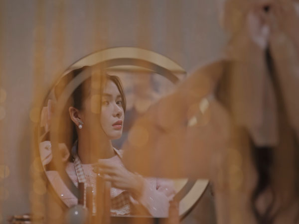 Mỹ nhân phim Việt giờ vàng gây sốt MXH vì quá xinh, tiểu thư sang chảnh cười lên sáng bừng cả khung hình