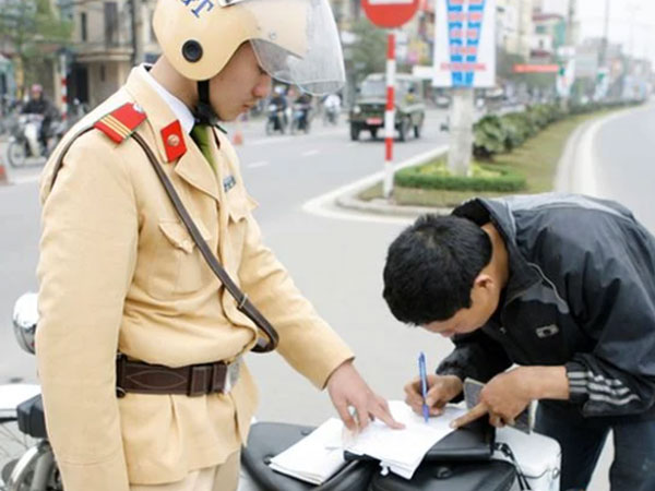 Người dân bị tính thêm lãi 0,05%/ngày nếu thực hiện chậm hành vi này khi vi phạm giao thông
