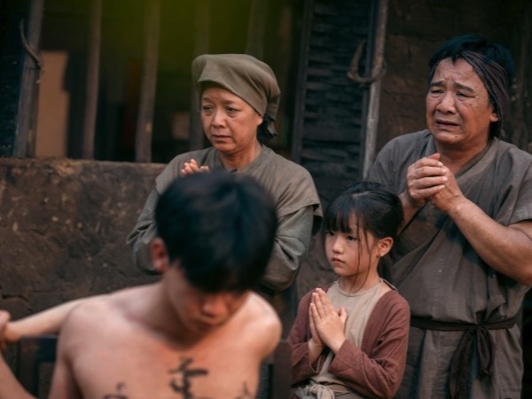 NSƯT Quang Tèo và Chiều Xuân đóng phim Tết 'Đèn âm hồn'
