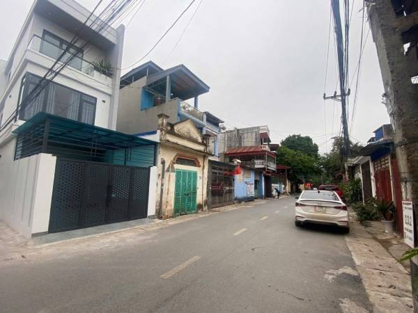 Bỏ phố về quê mua nhà: 'Có 3,5 tỷ mà vẫn khó mua căn chung cư mới ở Hà Nội, vợ chồng tôi quyết định về quê mua căn nhà đất 80m2 khang trang, rộng rãi'