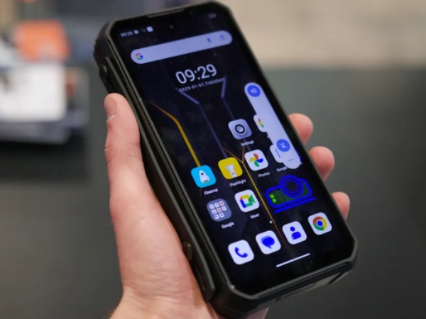 Điện thoại Android 'quái dị' nhất 2025: Tháo được màn hình sau, to như viên gạch, pin cực lớn 33.000mAh