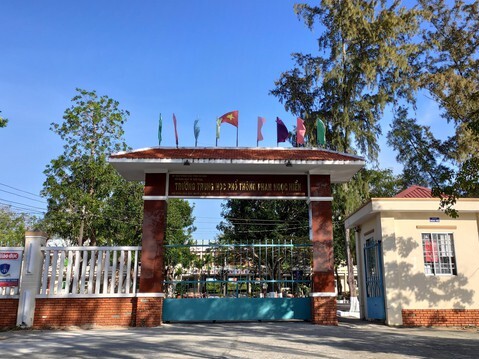 Vụ trường chậm mua BHYT dù học sinh đã đóng tiền: Hiệu trưởng nói sai sót do phía bảo hiểm
