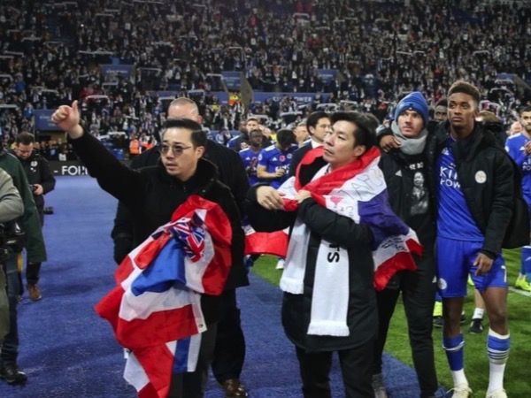 Con cựu chủ tịch Leicester City kiện nhà sản xuất trực thăng, đòi bồi thường 2,15 tỉ bảng