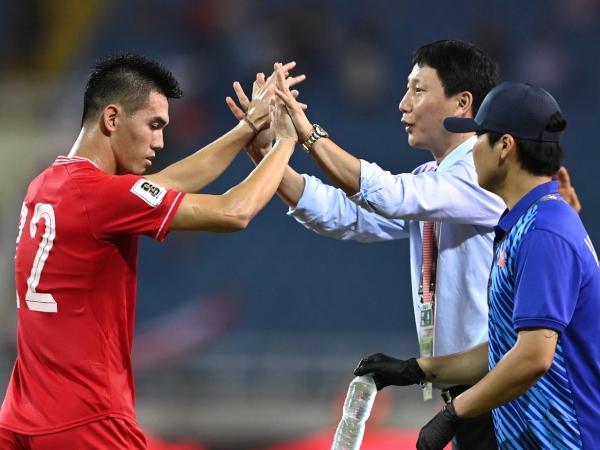 Chuyện HLV Shin Tae-yong bị sa thải & cái tài của HLV Kim Sang-sik