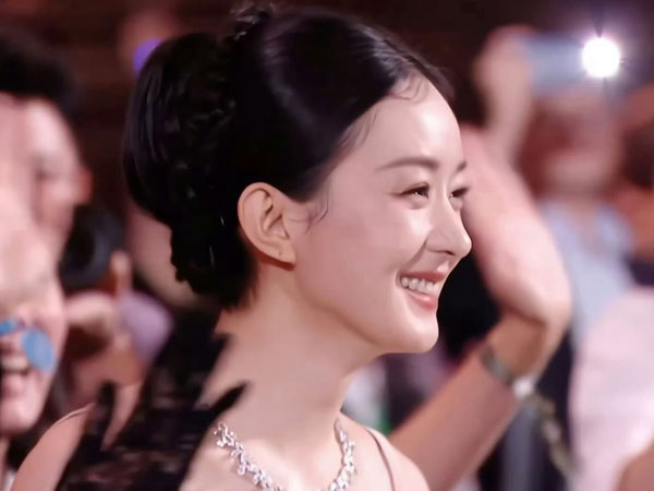 Khoảnh khắc 'viral' MXH tại Đêm hội Weibo 2024: Triệu Lệ Dĩnh rơi nước mắt khi cùng Thẩm Đằng lên ngôi King - Queen