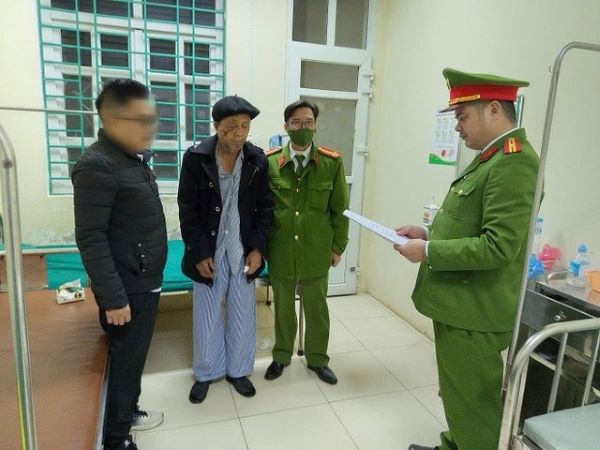 Cụ ông 75 tuổi cầm dao đâm vợ tử vong