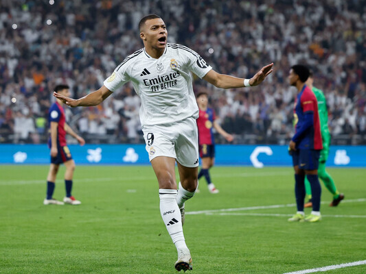 Real Madrid thua hổ thẹn Barca: Trong cơn tuyệt vọng của Mbappe