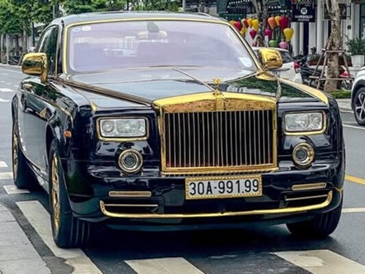 Đại gia Hà Nội bán Rolls-Royce Phantom rồng dát vàng hơn 9 tỷ