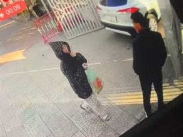 Tạm đình chỉ công tác giáo viên để người lạ vào trường dẫn trẻ mầm non đi
