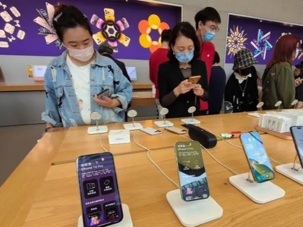 Thiếu vắng tính năng AI nhấn chìm doanh số iPhone toàn cầu